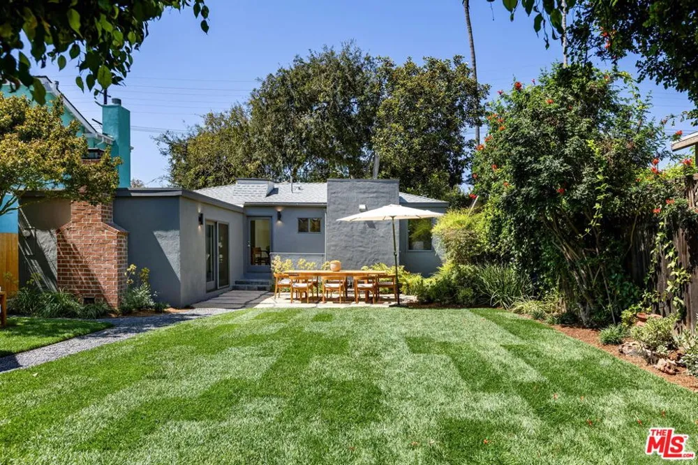 2458 Walnut Avenue Venice, CA 90291