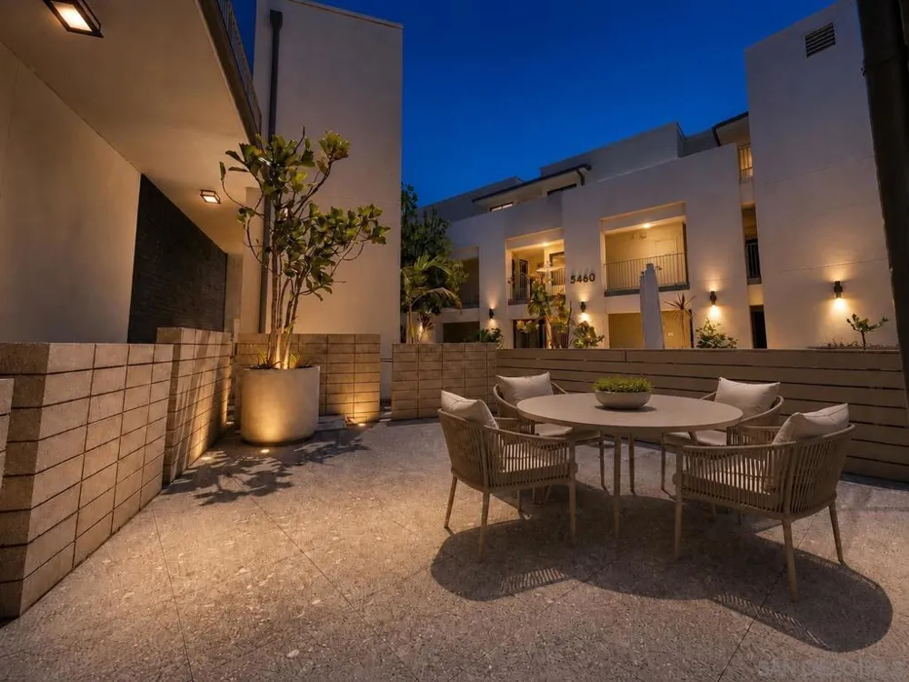 5482 La Jolla #L103 La Jolla, CA 92037