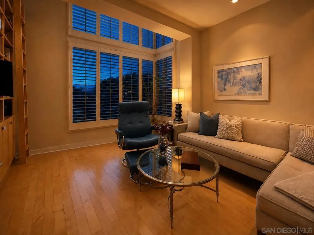 5482 La Jolla #L103 La Jolla, CA 92037