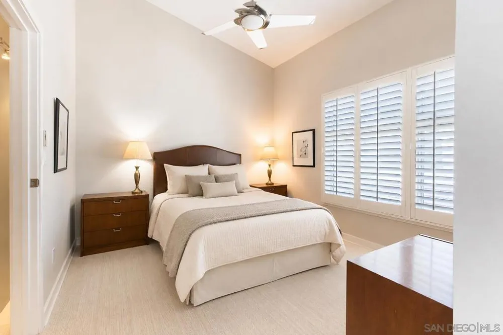 5482 La Jolla #L103 La Jolla, CA 92037