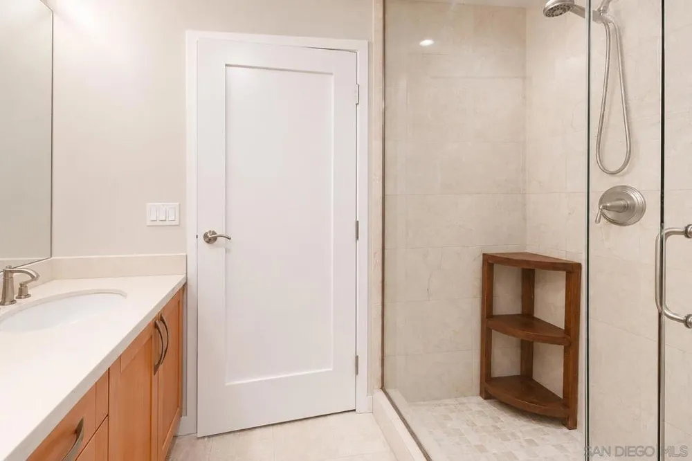 5482 La Jolla #L103 La Jolla, CA 92037