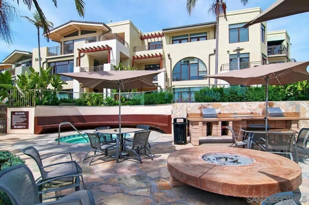 5482 La Jolla #L103 La Jolla, CA 92037
