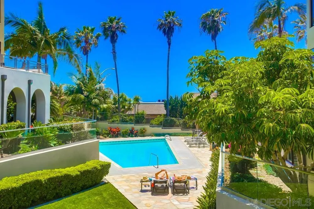 5482 La Jolla #L103 La Jolla, CA 92037