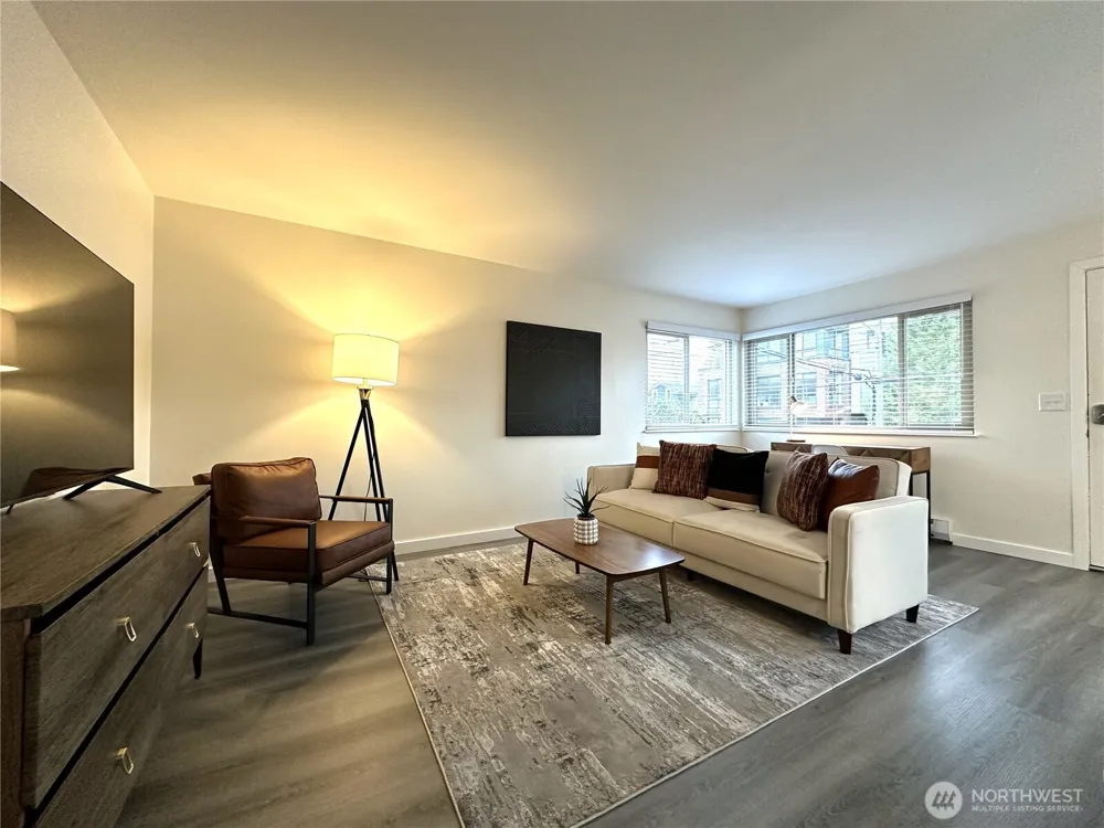 3203 NW 64th Street #6 Seattle, WA 98107