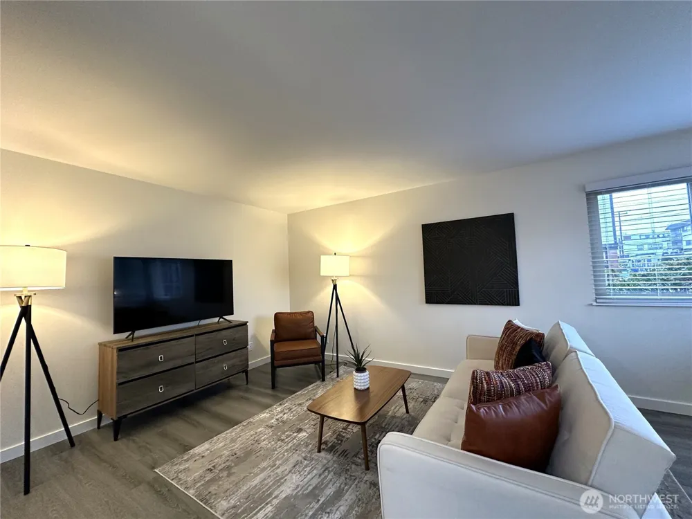 3203 NW 64th Street #6 Seattle, WA 98107