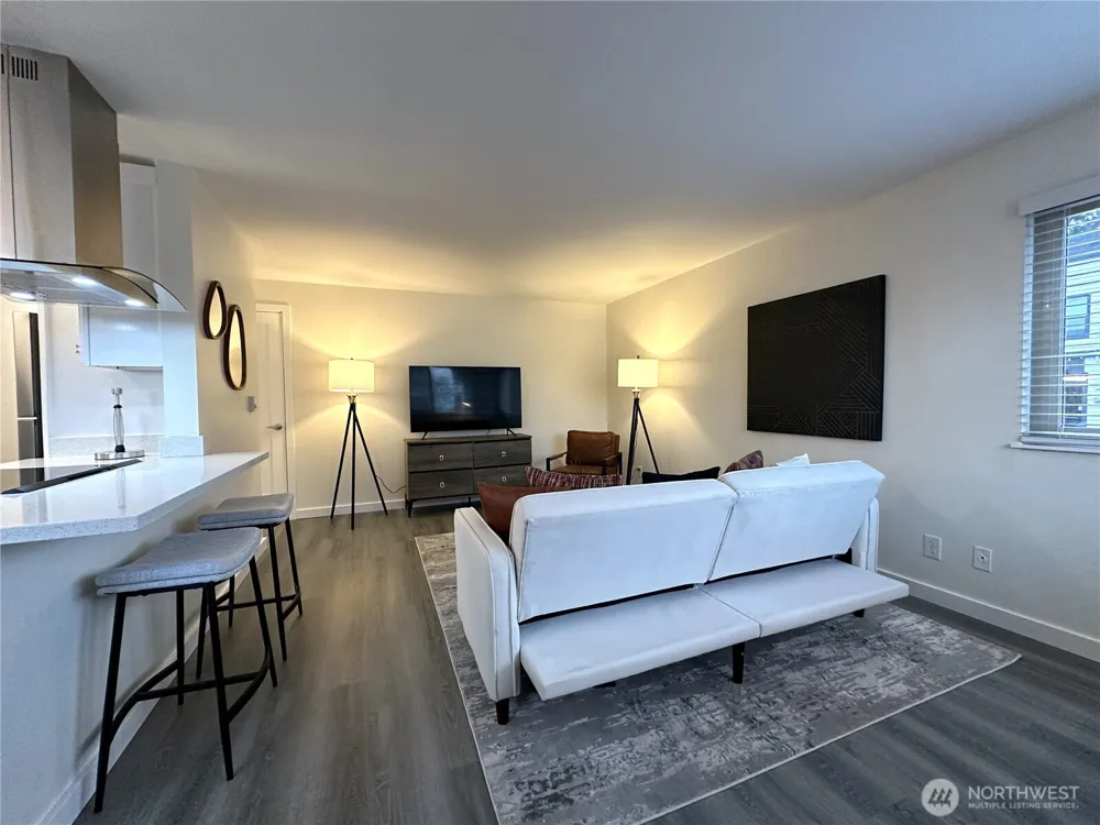 3203 NW 64th Street #6 Seattle, WA 98107