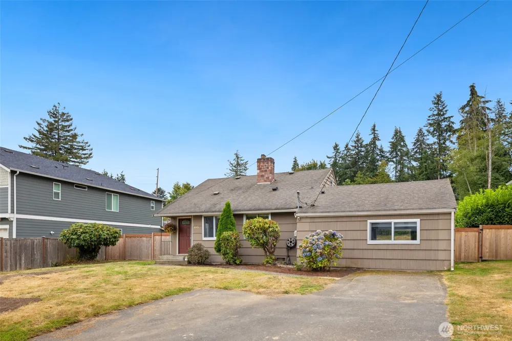 1045 S 197th Street E Des Moines, WA 98148