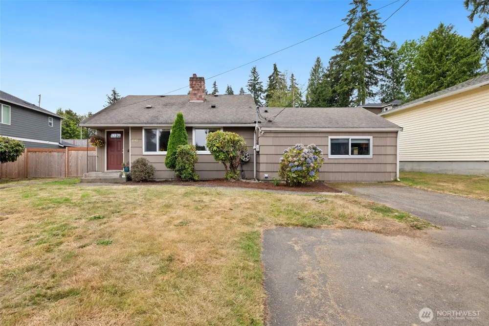 1045 S 197th Street E Des Moines, WA 98148