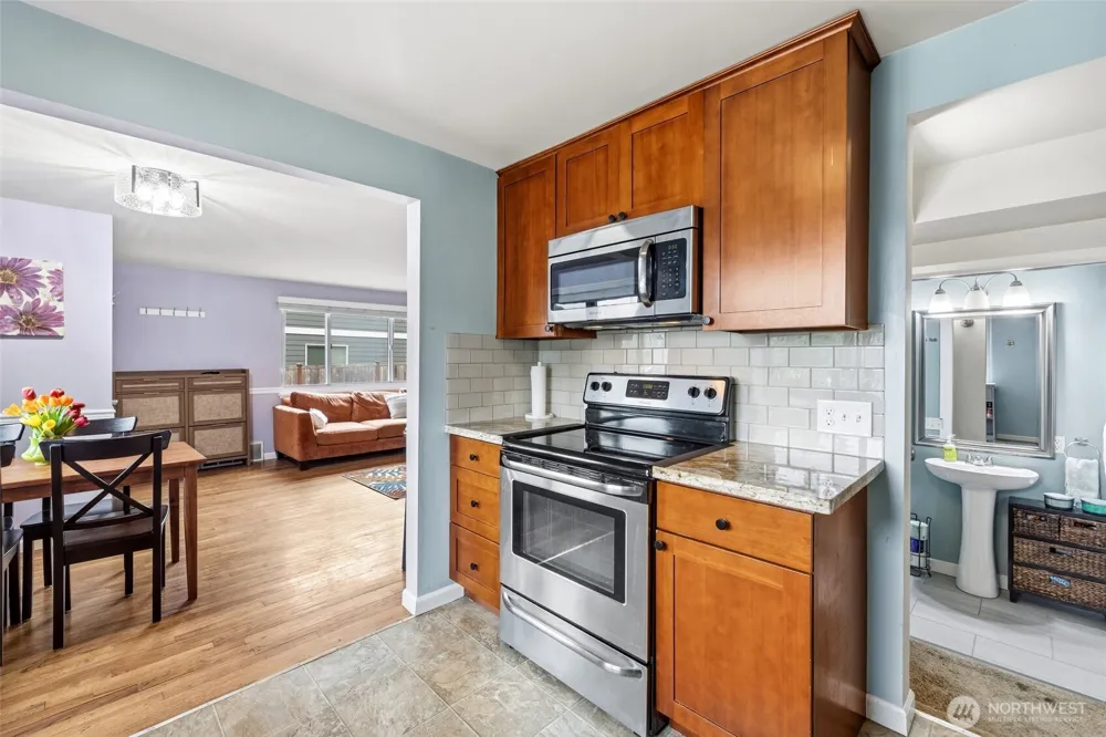 1045 S 197th Street E Des Moines, WA 98148