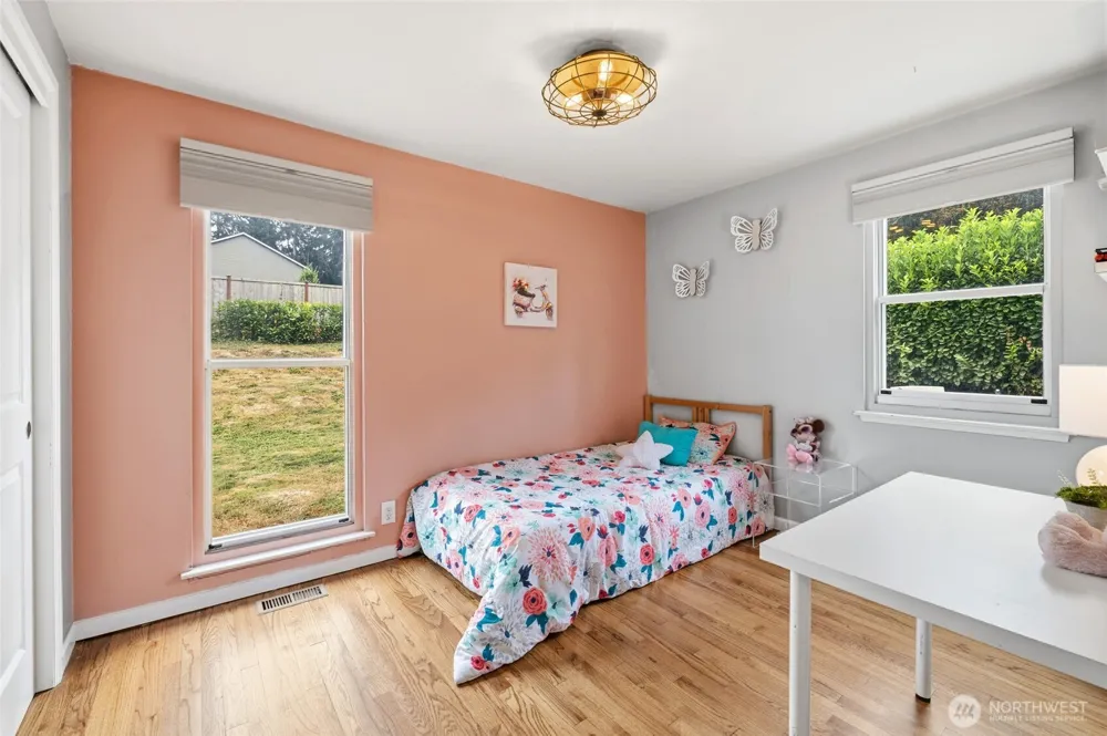 1045 S 197th Street E Des Moines, WA 98148