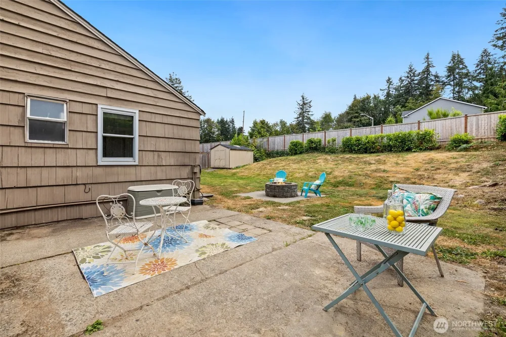 1045 S 197th Street E Des Moines, WA 98148