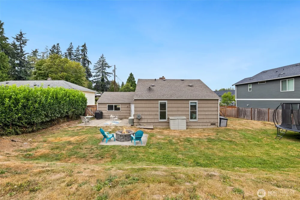 1045 S 197th Street E Des Moines, WA 98148