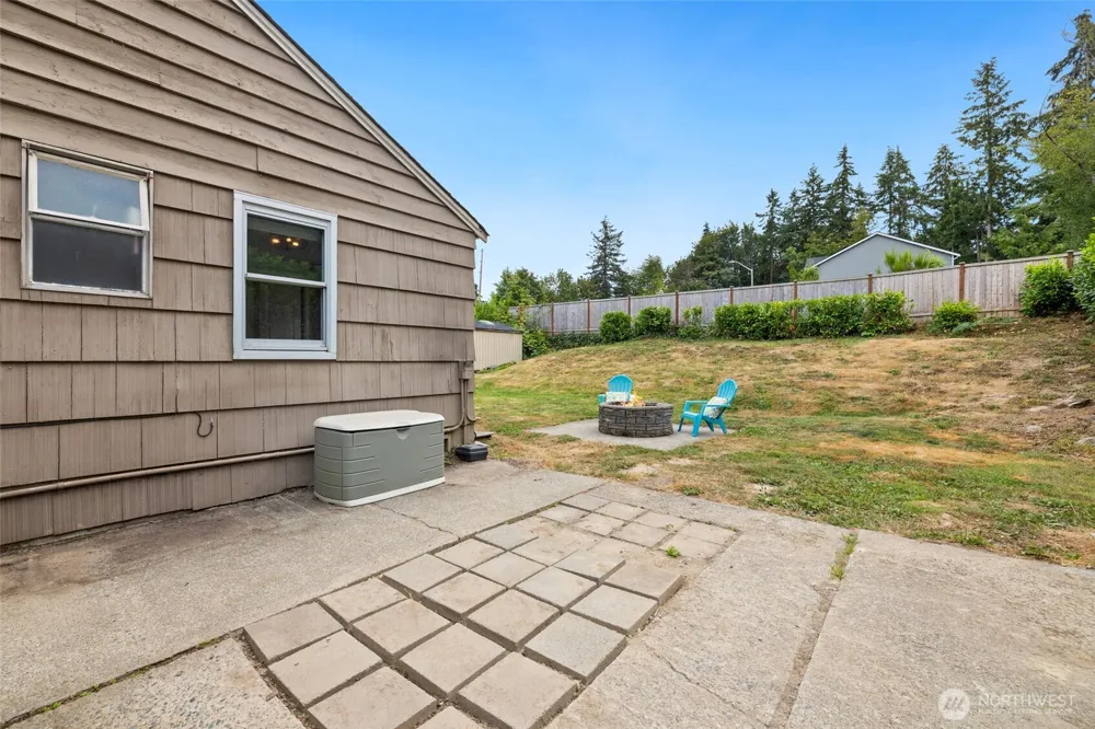 1045 S 197th Street E Des Moines, WA 98148