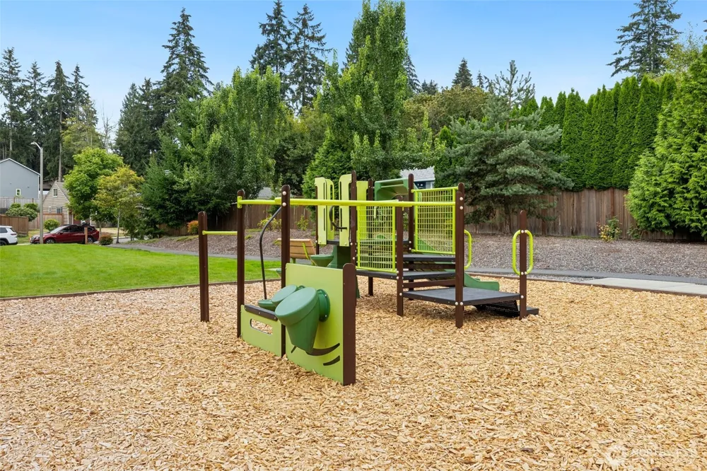 1045 S 197th Street E Des Moines, WA 98148