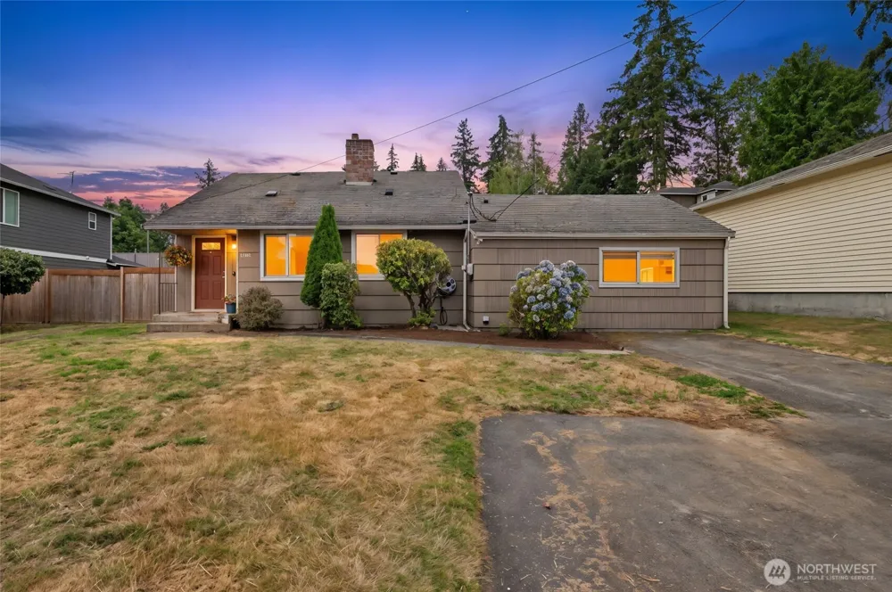 1045 S 197th Street E Des Moines, WA 98148