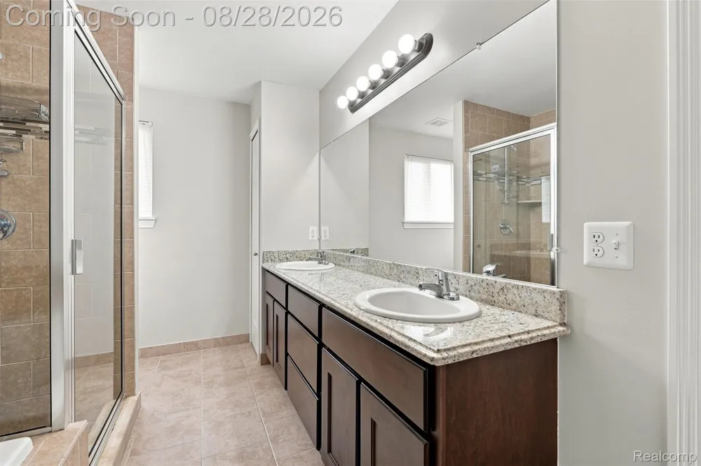 55586 Snead Drive Macomb Township, MI 48042