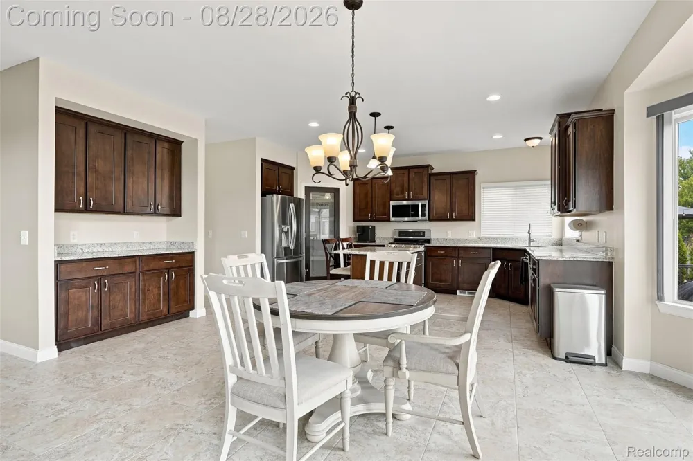 55586 Snead Drive Macomb Township, MI 48042