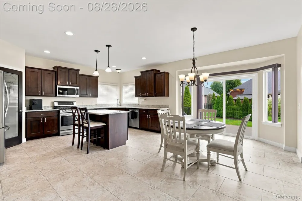55586 Snead Drive Macomb Township, MI 48042