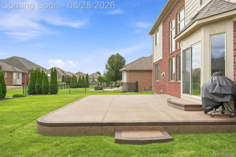 55586 Snead Drive Macomb Township, MI 48042