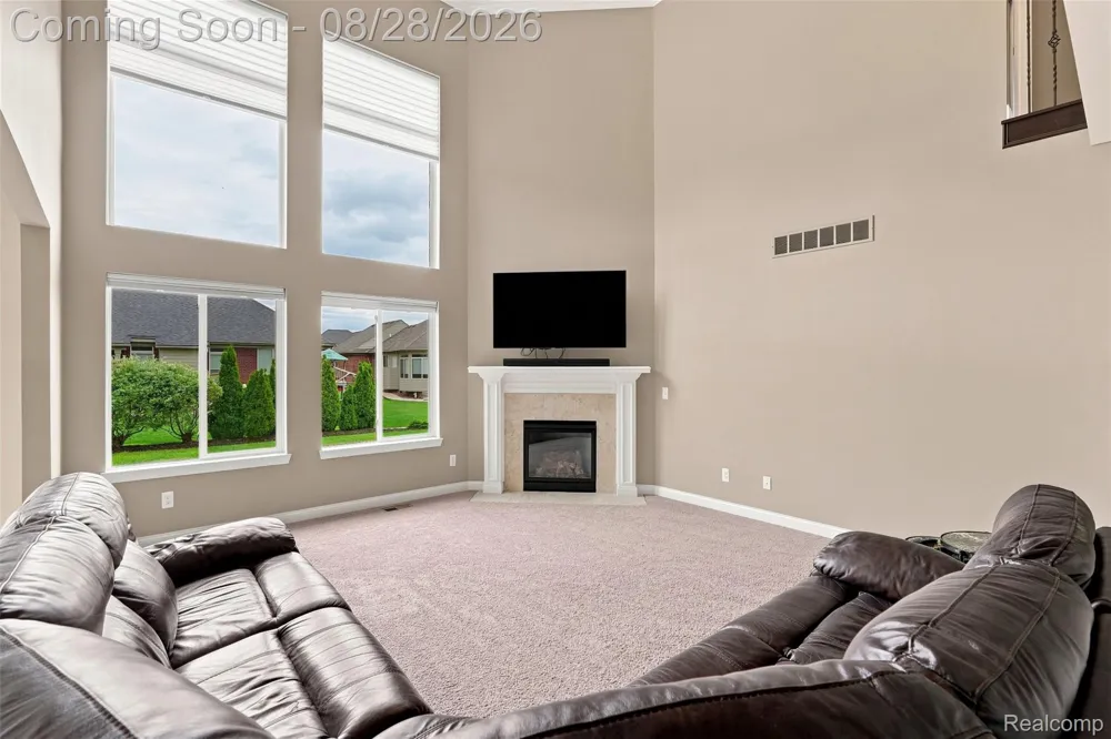 55586 Snead Drive Macomb Township, MI 48042
