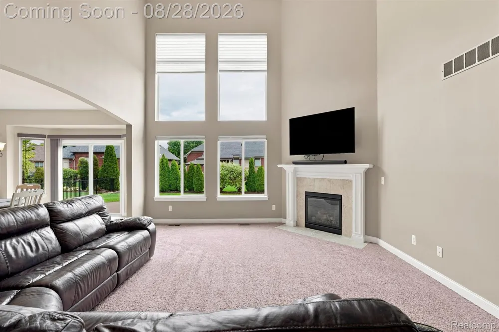 55586 Snead Drive Macomb Township, MI 48042