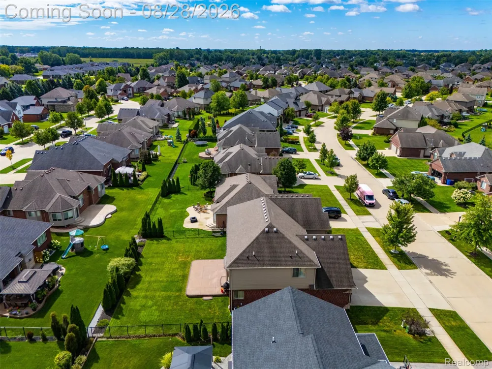 55586 Snead Drive Macomb Township, MI 48042