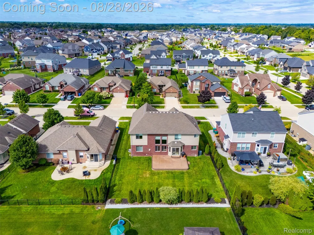 55586 Snead Drive Macomb Township, MI 48042