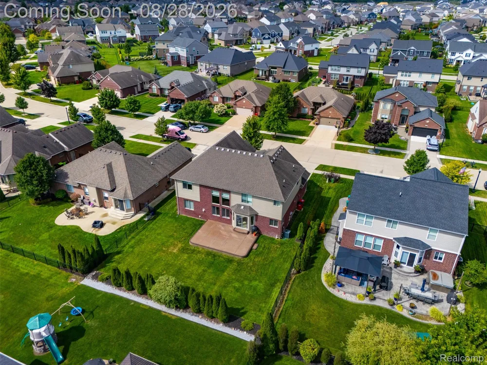 55586 Snead Drive Macomb Township, MI 48042