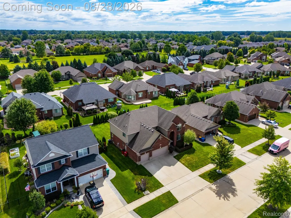 55586 Snead Drive Macomb Township, MI 48042