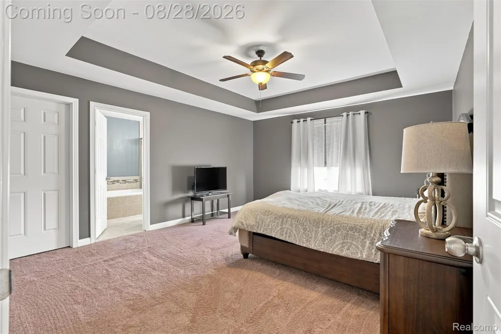 55586 Snead Drive Macomb Township, MI 48042