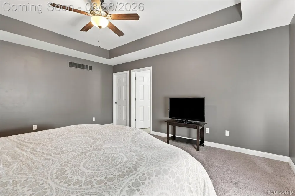 55586 Snead Drive Macomb Township, MI 48042