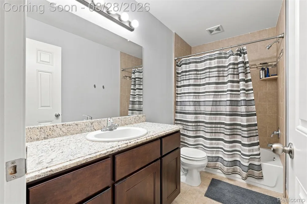 55586 Snead Drive Macomb Township, MI 48042