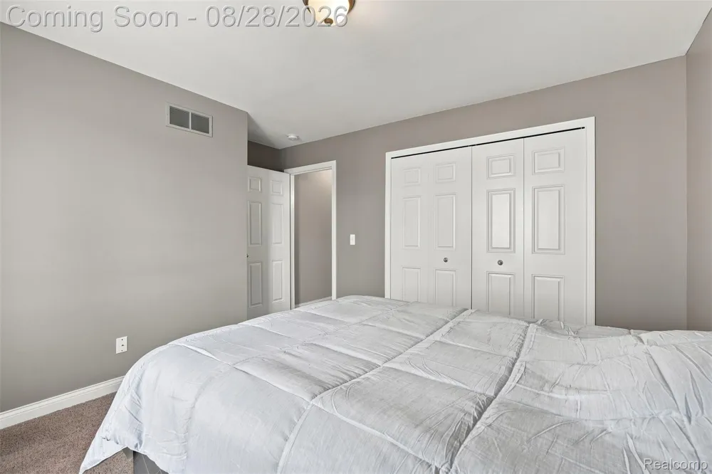 55586 Snead Drive Macomb Township, MI 48042