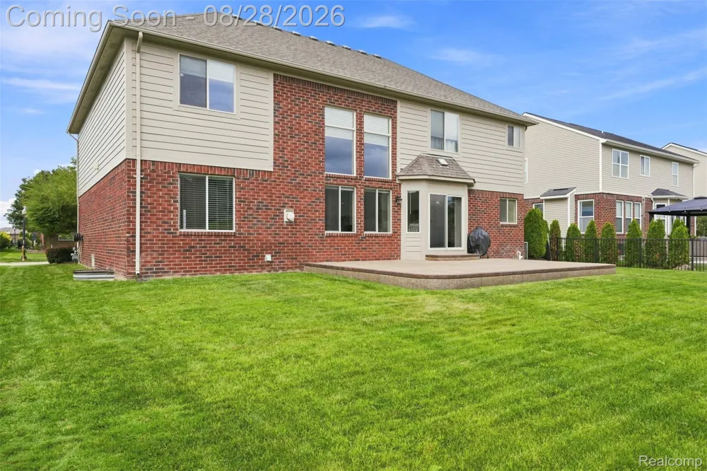 55586 Snead Drive Macomb Township, MI 48042