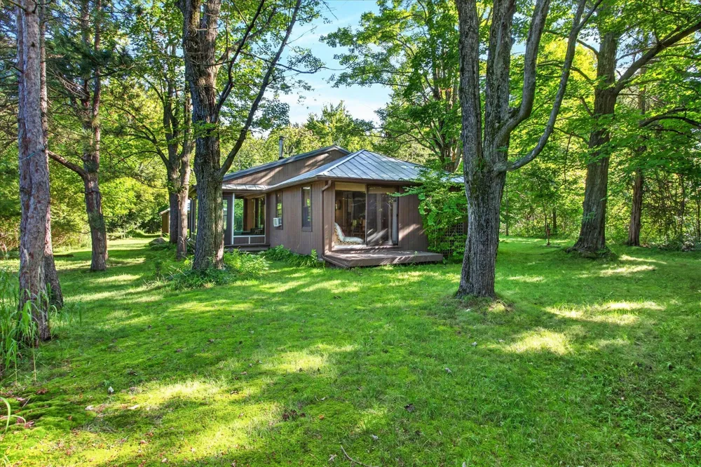7841 W East Road Chikaming Township, MI 49128