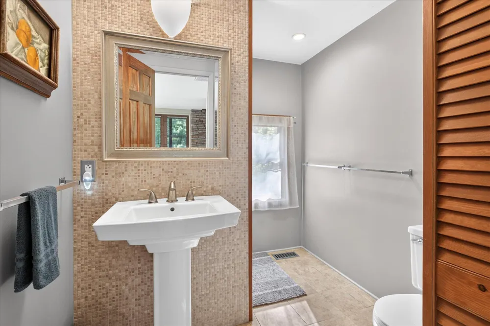 7841 W East Road Chikaming Township, MI 49128