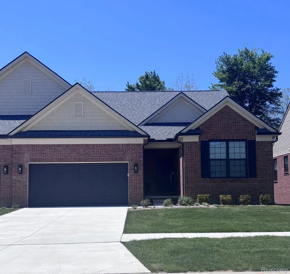 55913 Oak Pointe Drive Shelby Charter Township, MI 48315