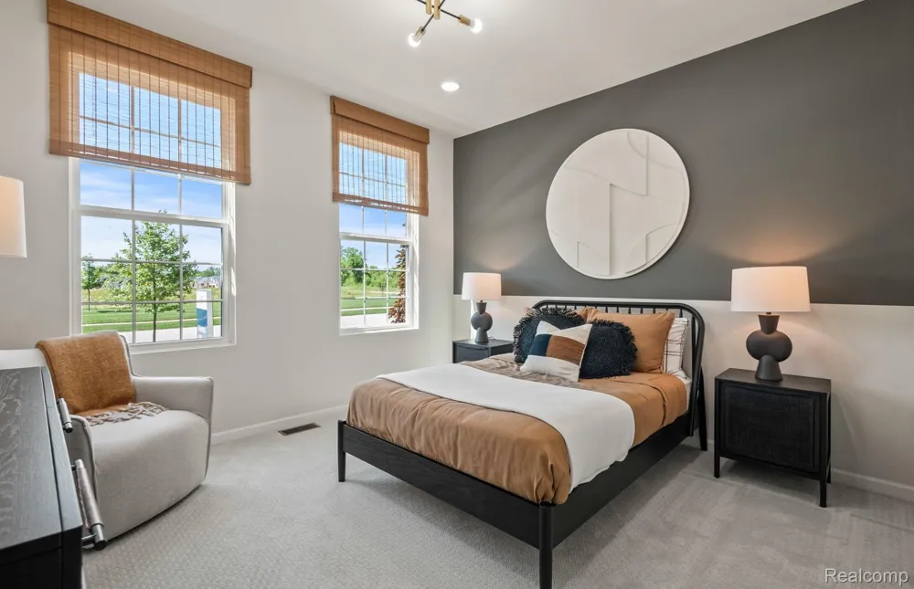 55913 Oak Pointe Drive Shelby Charter Township, MI 48315