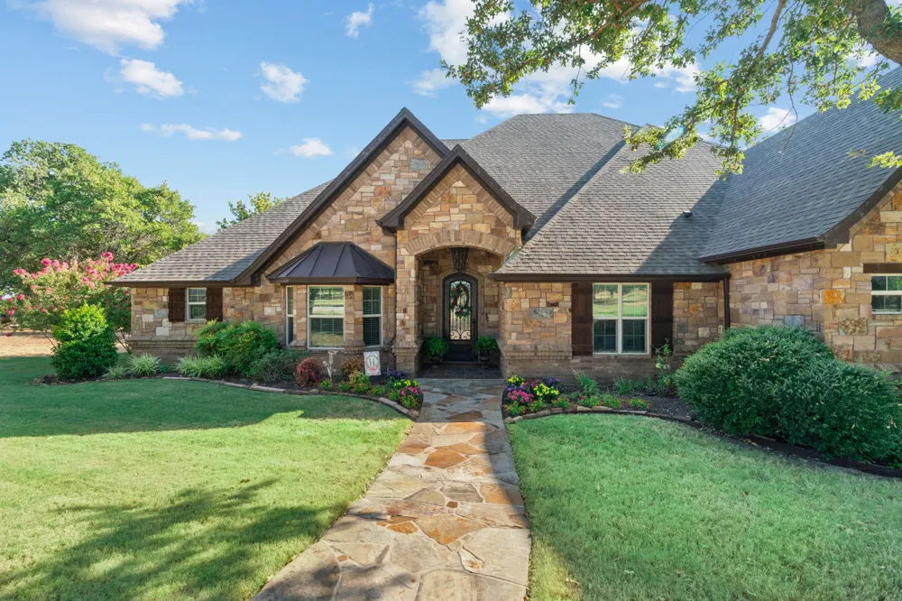 173 Oakwood Trail Eastland, TX 76448