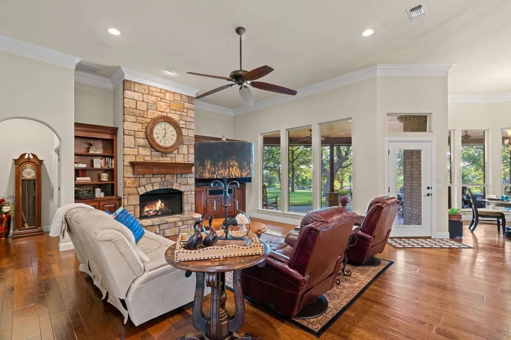 173 Oakwood Trail Eastland, TX 76448