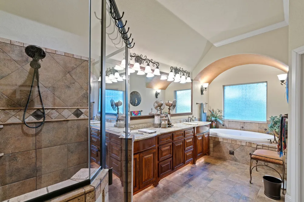 173 Oakwood Trail Eastland, TX 76448
