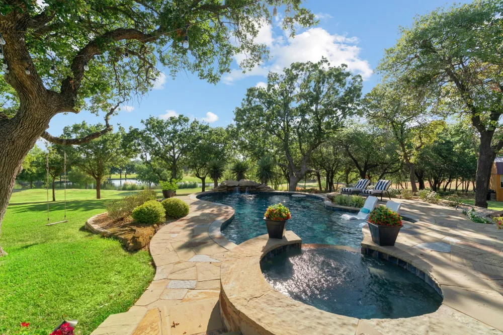 173 Oakwood Trail Eastland, TX 76448