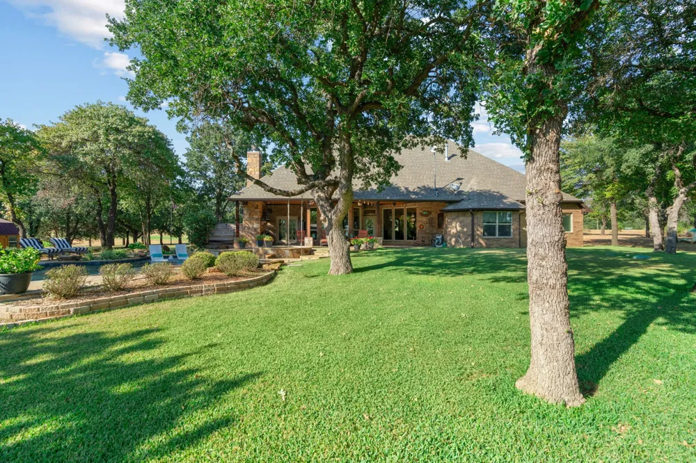 173 Oakwood Trail Eastland, TX 76448
