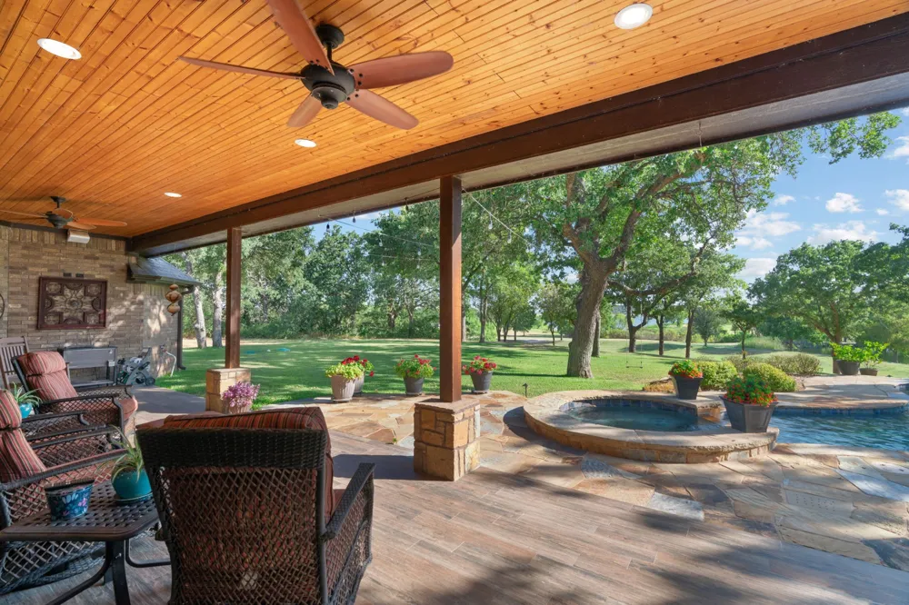 173 Oakwood Trail Eastland, TX 76448