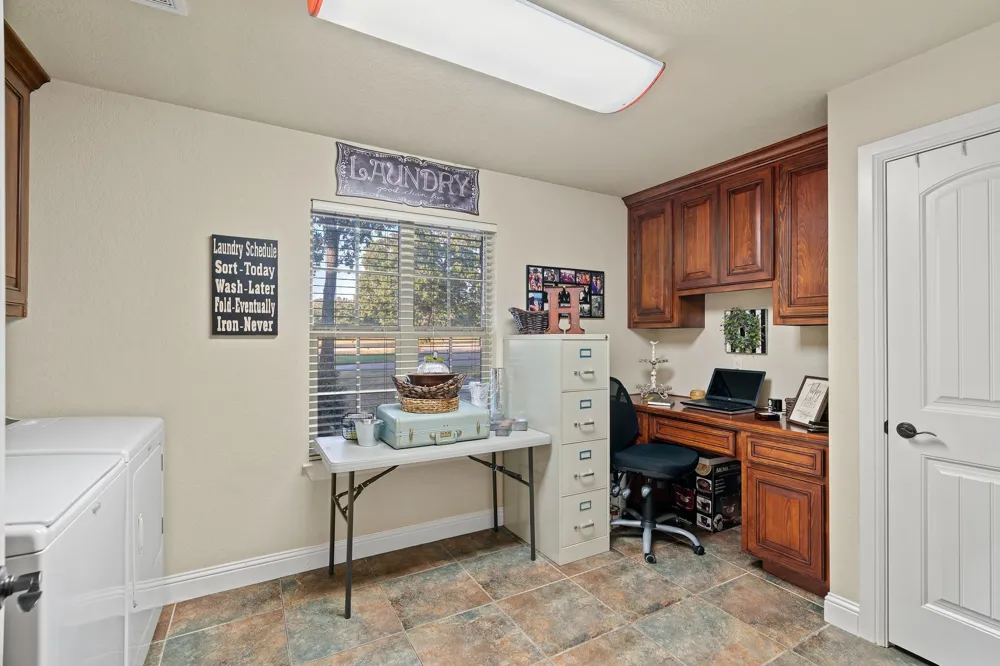 173 Oakwood Trail Eastland, TX 76448