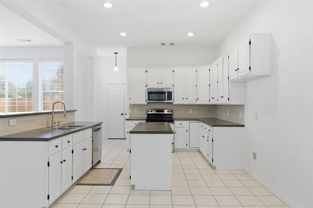 3221 Corning Drive Plano, TX 75023