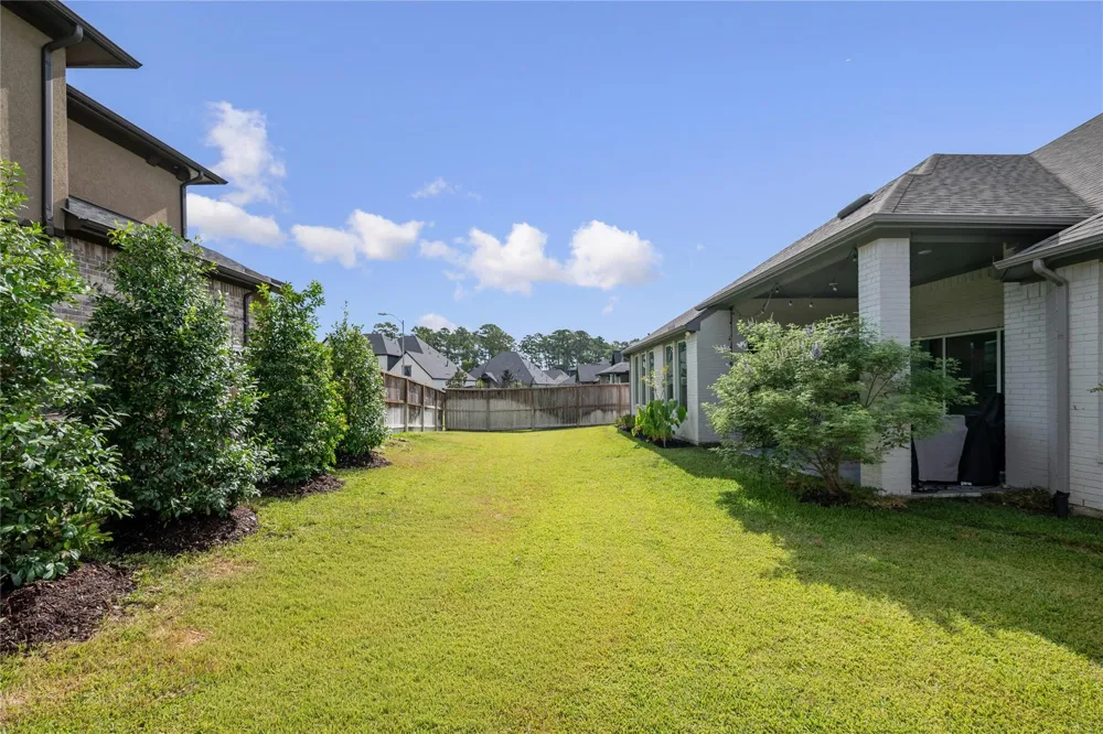 622 Platinum Stone Lane Pinehurst, TX 77362