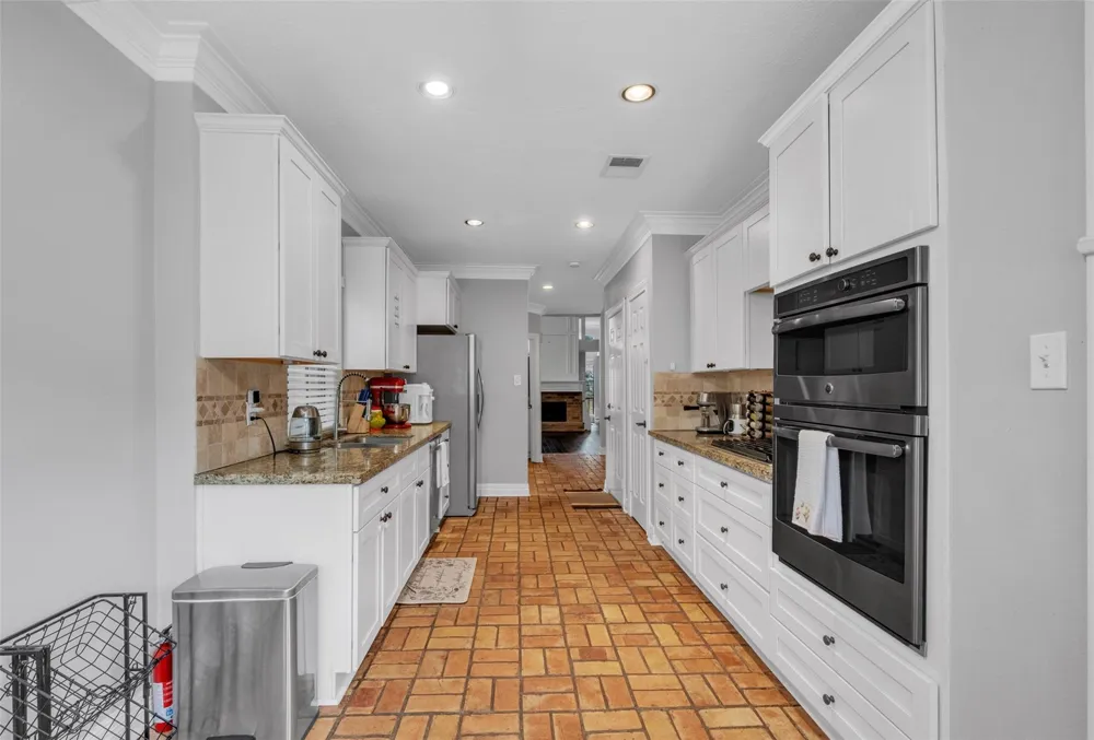 12853 Kingsbridge Lane Houston, TX 77077