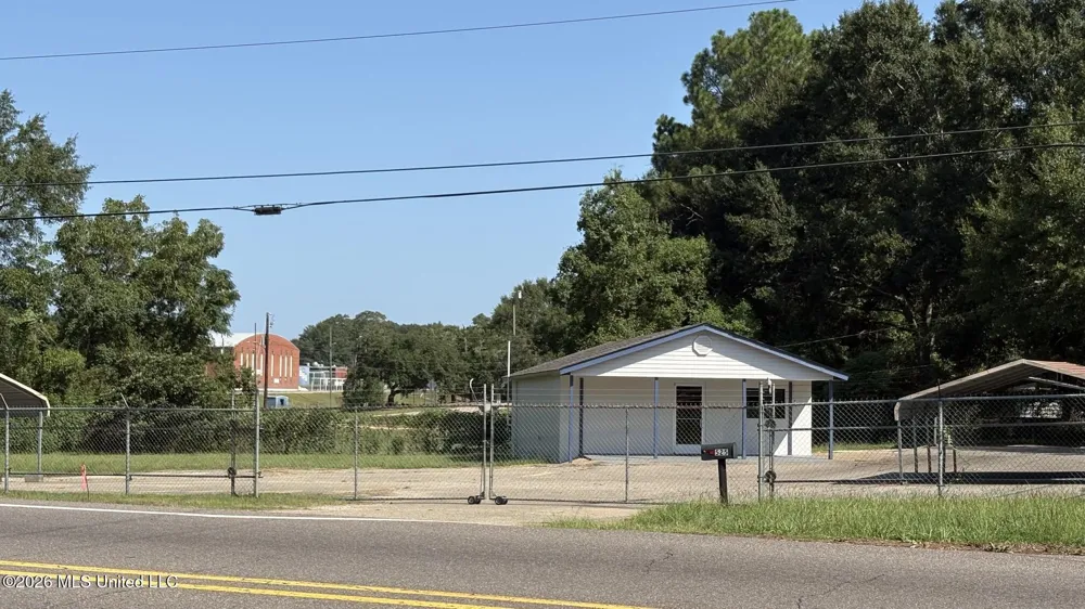 525 E Central Avenue Wiggins, MS 39577