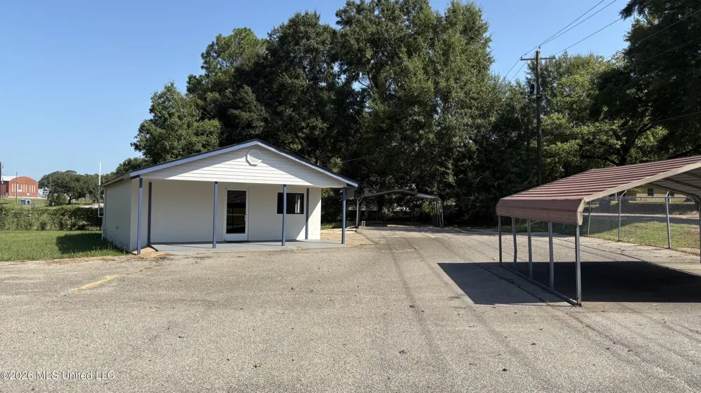 525 E Central Avenue Wiggins, MS 39577